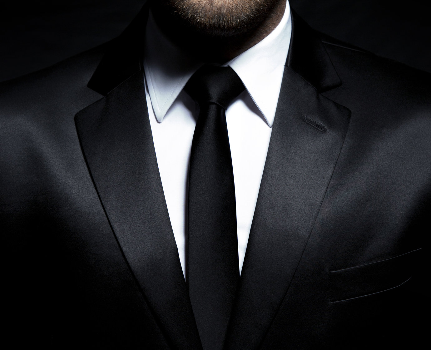 The 4 Essentials of Buying a New Suit