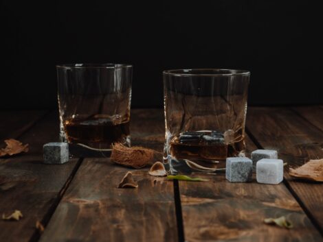 bourbon vs scotch side by side